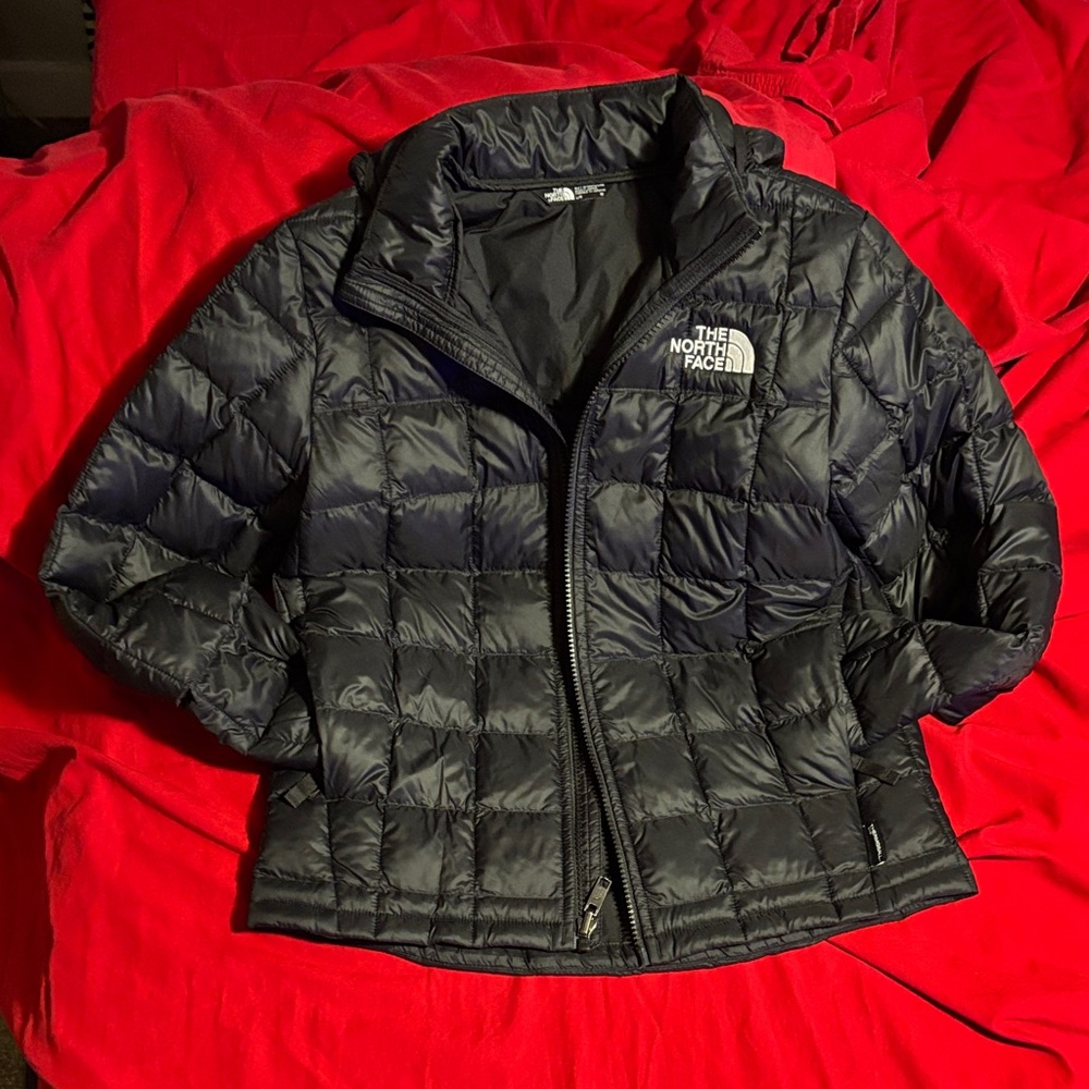 The North Face Girls Thermoball jacket Black. Never worn